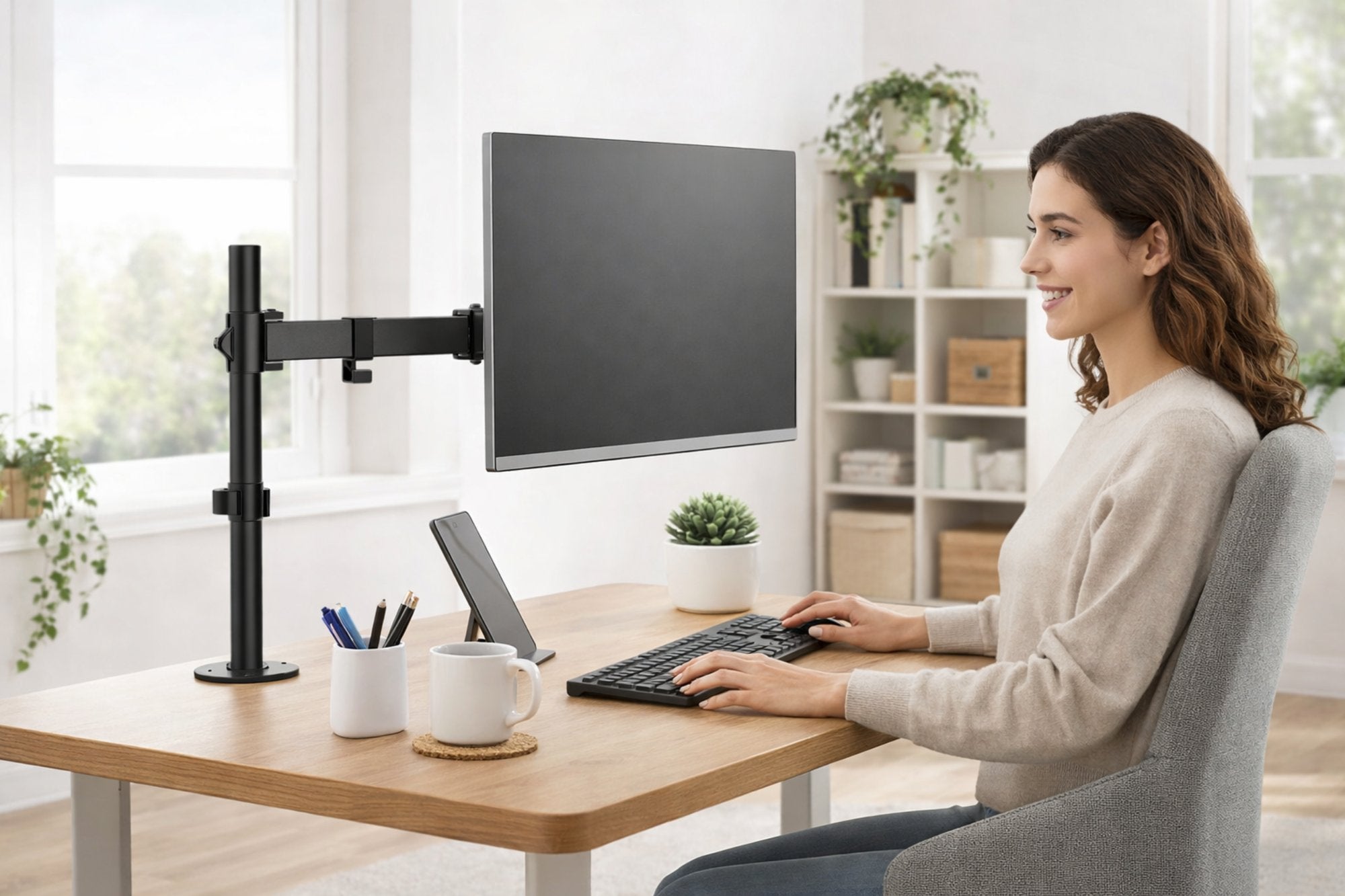 VGSOLID AC12 Adjustable Monitor Stand – 17–32″ Screen Support, VESA 75×75 / 100×100, 0–9 kg Capacity, Tilt ±45°, 360° Rotation – Desk Mount, Black